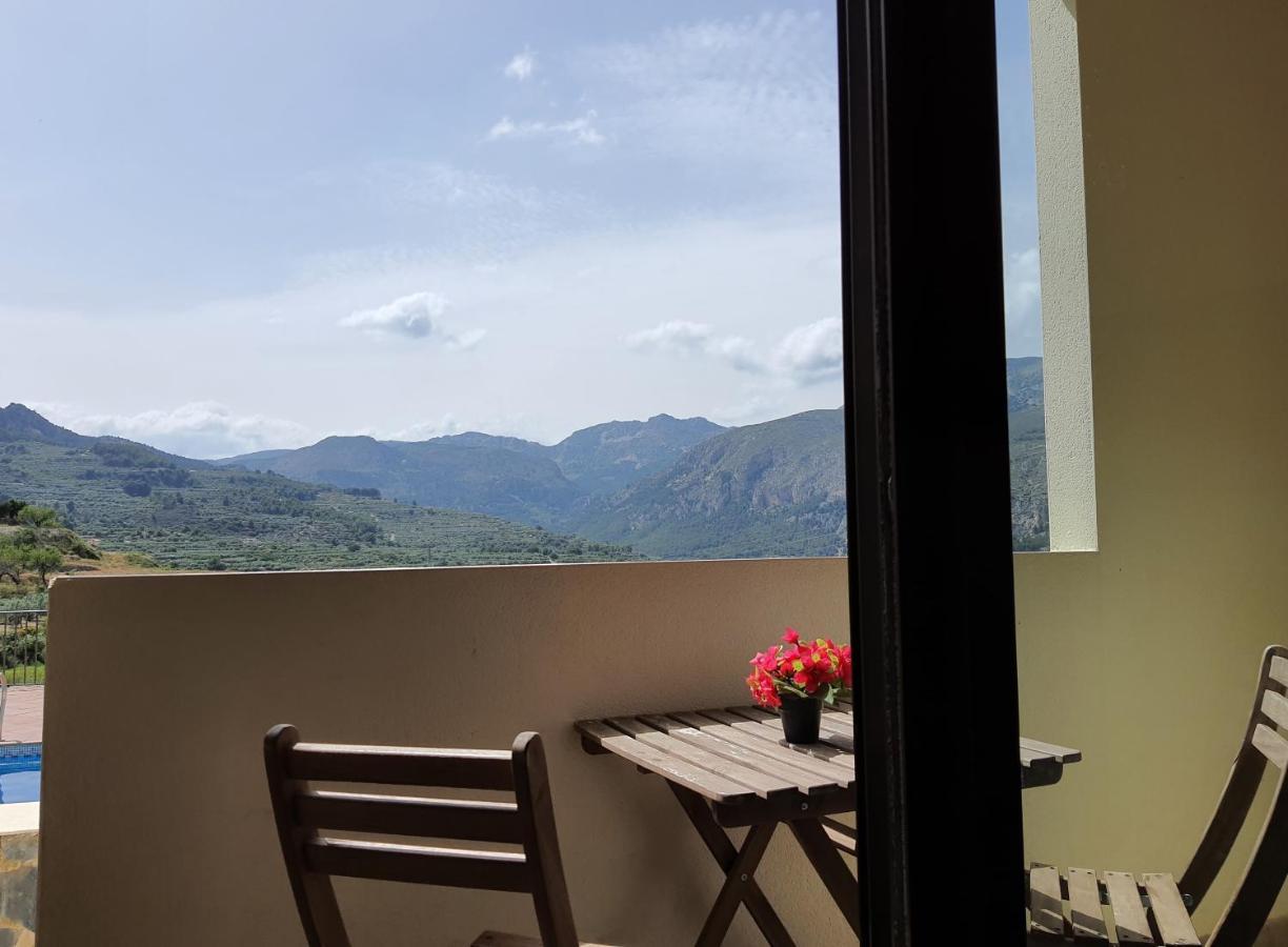 Apartamentos Serrella - Rural Guadalest 베니만텔 객실 사진